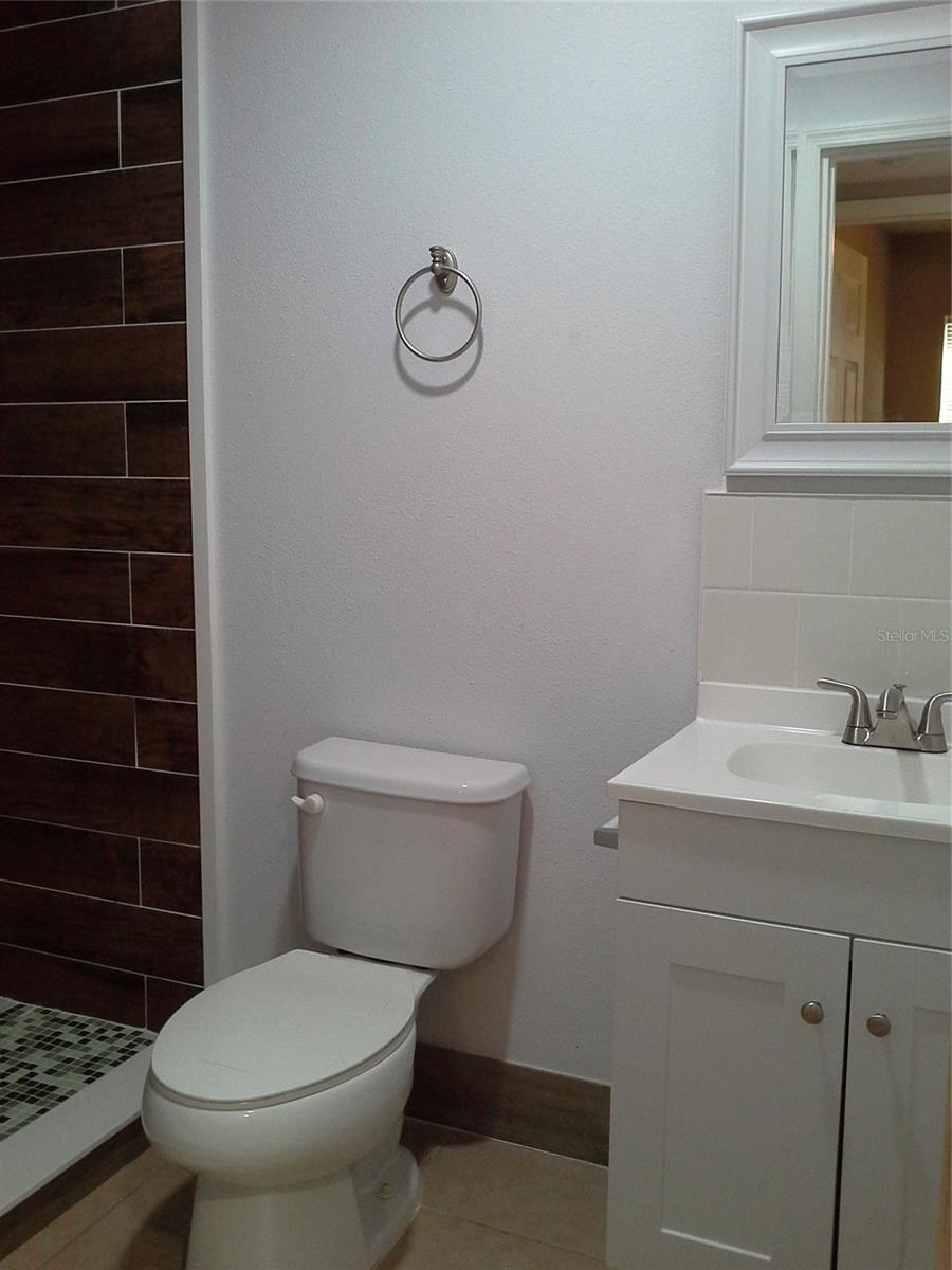 TROPICAL ACRES UNIT NO 1 TRACT 1 LESS E 145 FT BLK - Residential Lease