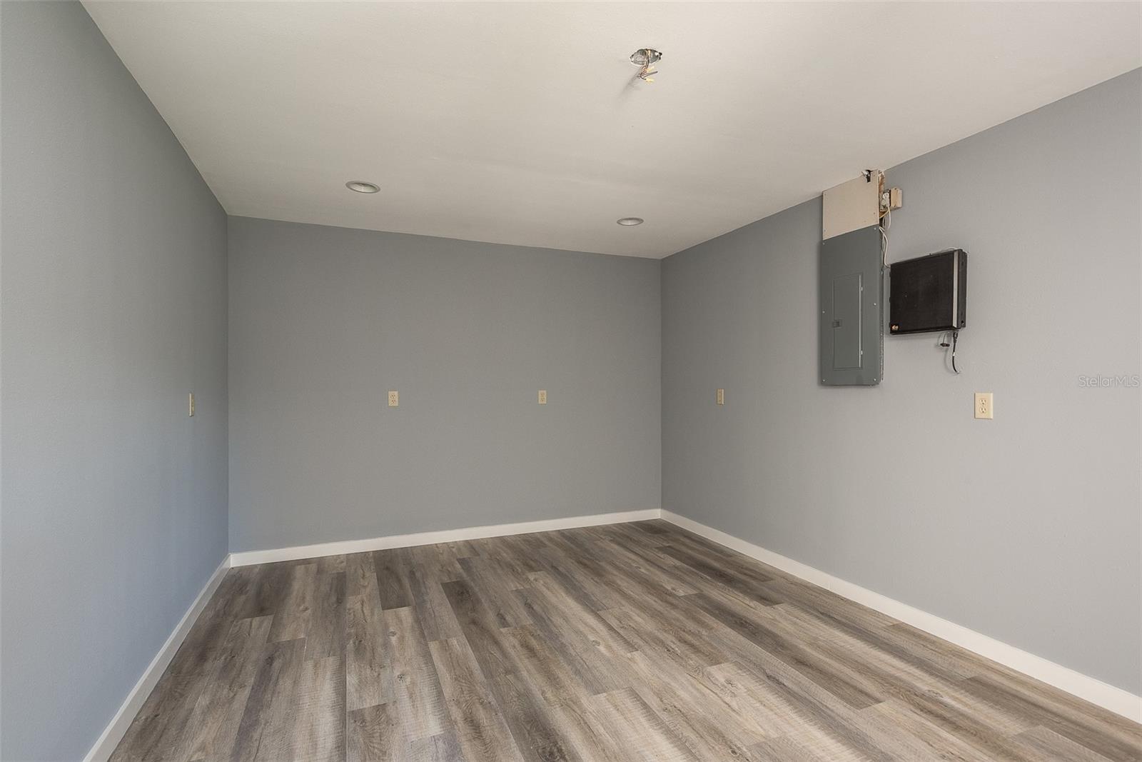 BAYWOOD VILLAGE SEC 5 - Residential