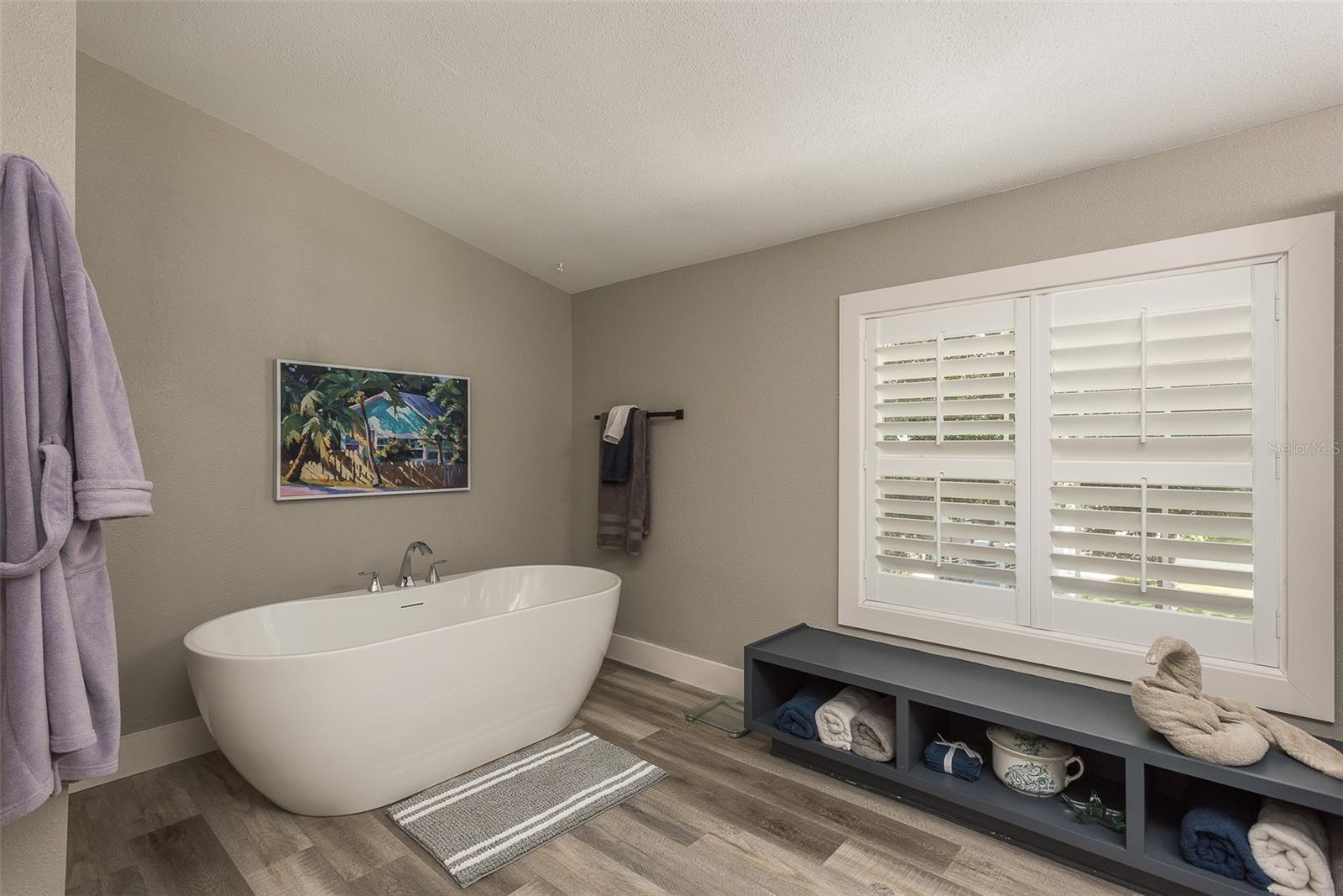 BAYWOOD VILLAGE SEC 5 - Residential