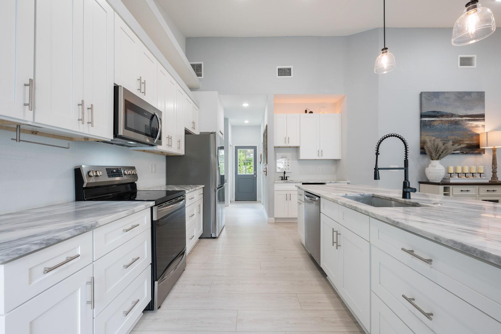 LAKE HELEN - Residential