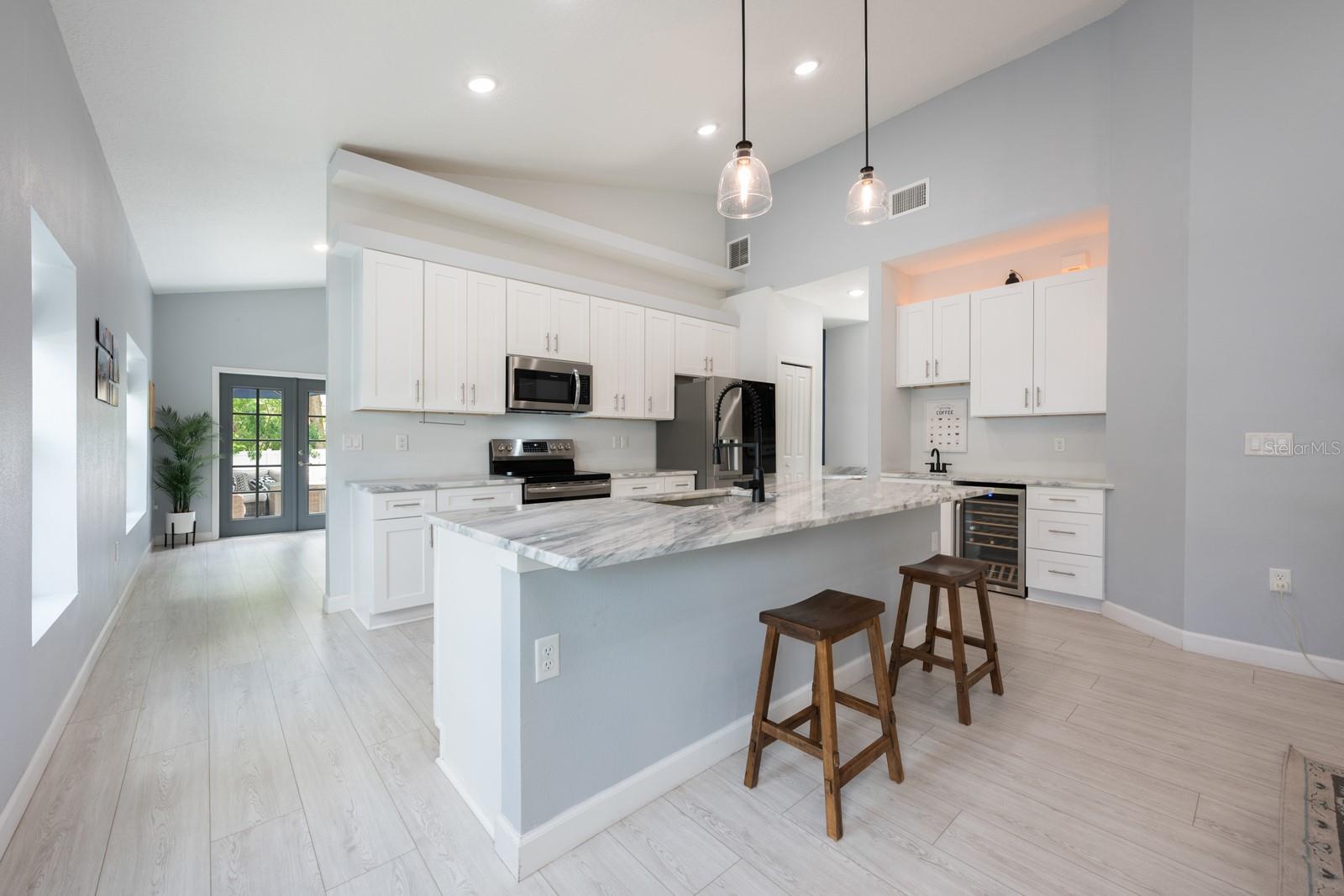 LAKE HELEN - Residential