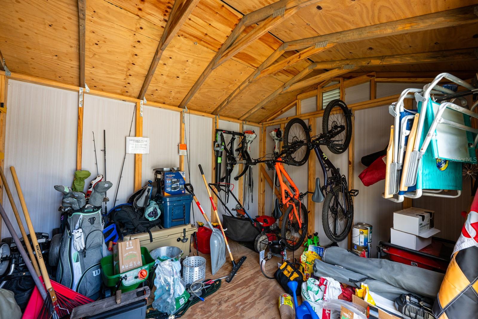 LAKE HELEN - Residential