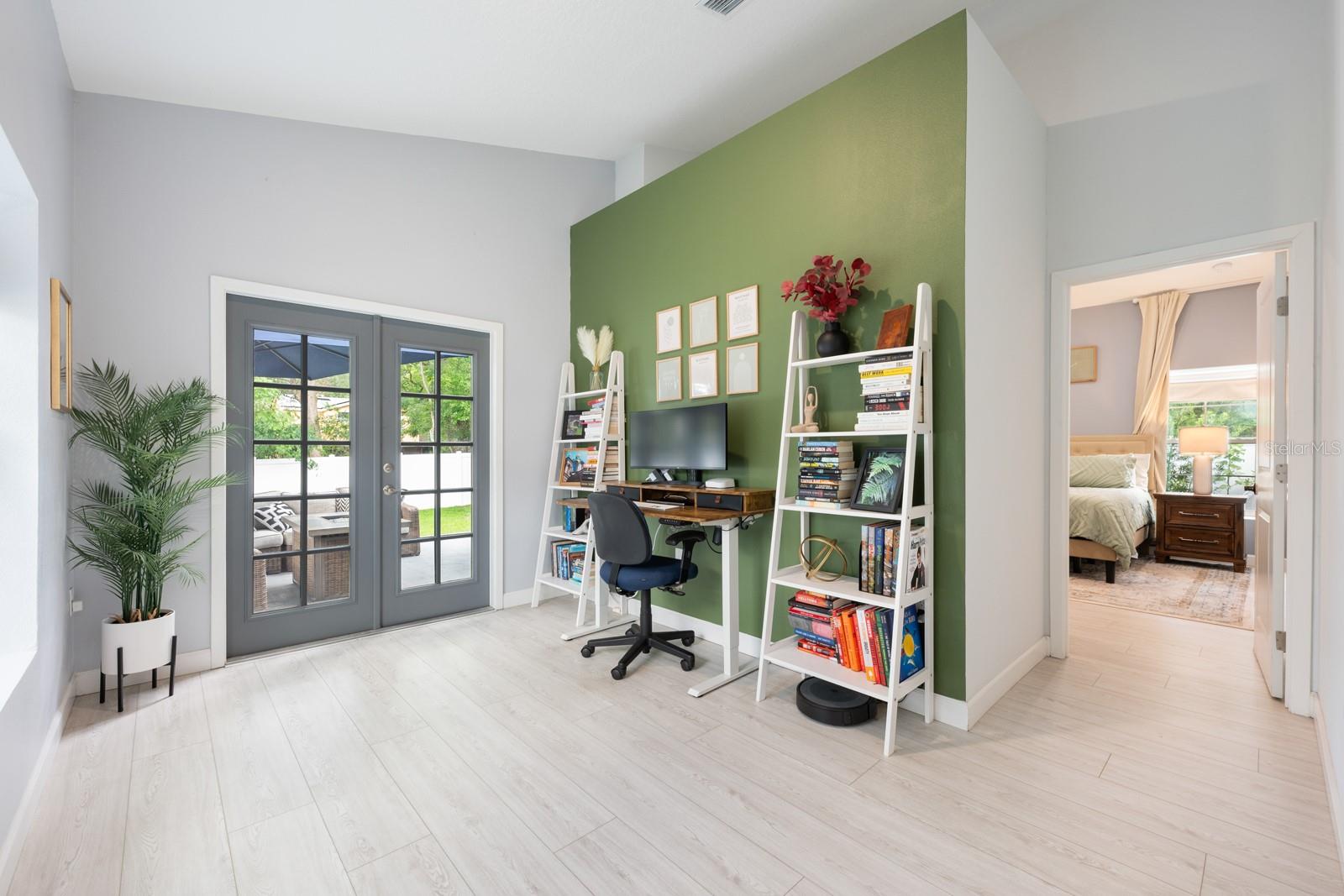 LAKE HELEN - Residential