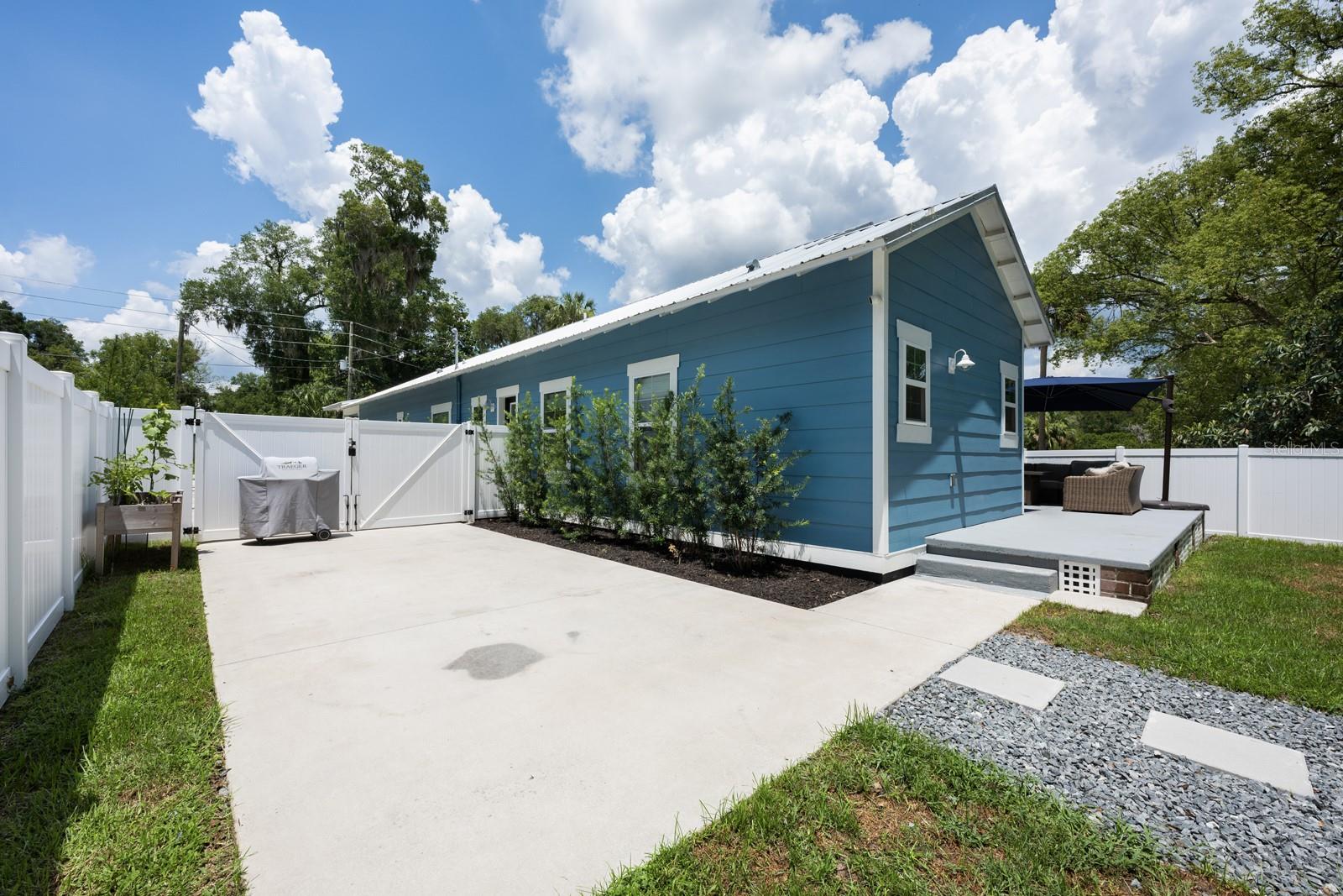 LAKE HELEN - Residential