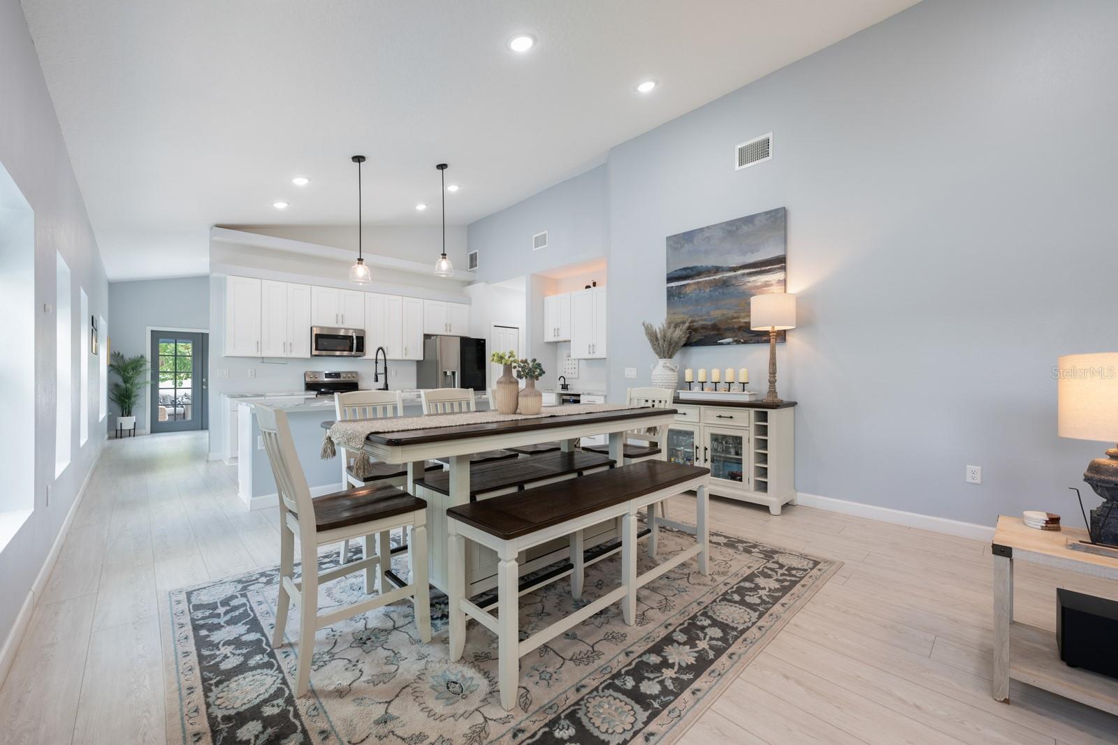 LAKE HELEN - Residential