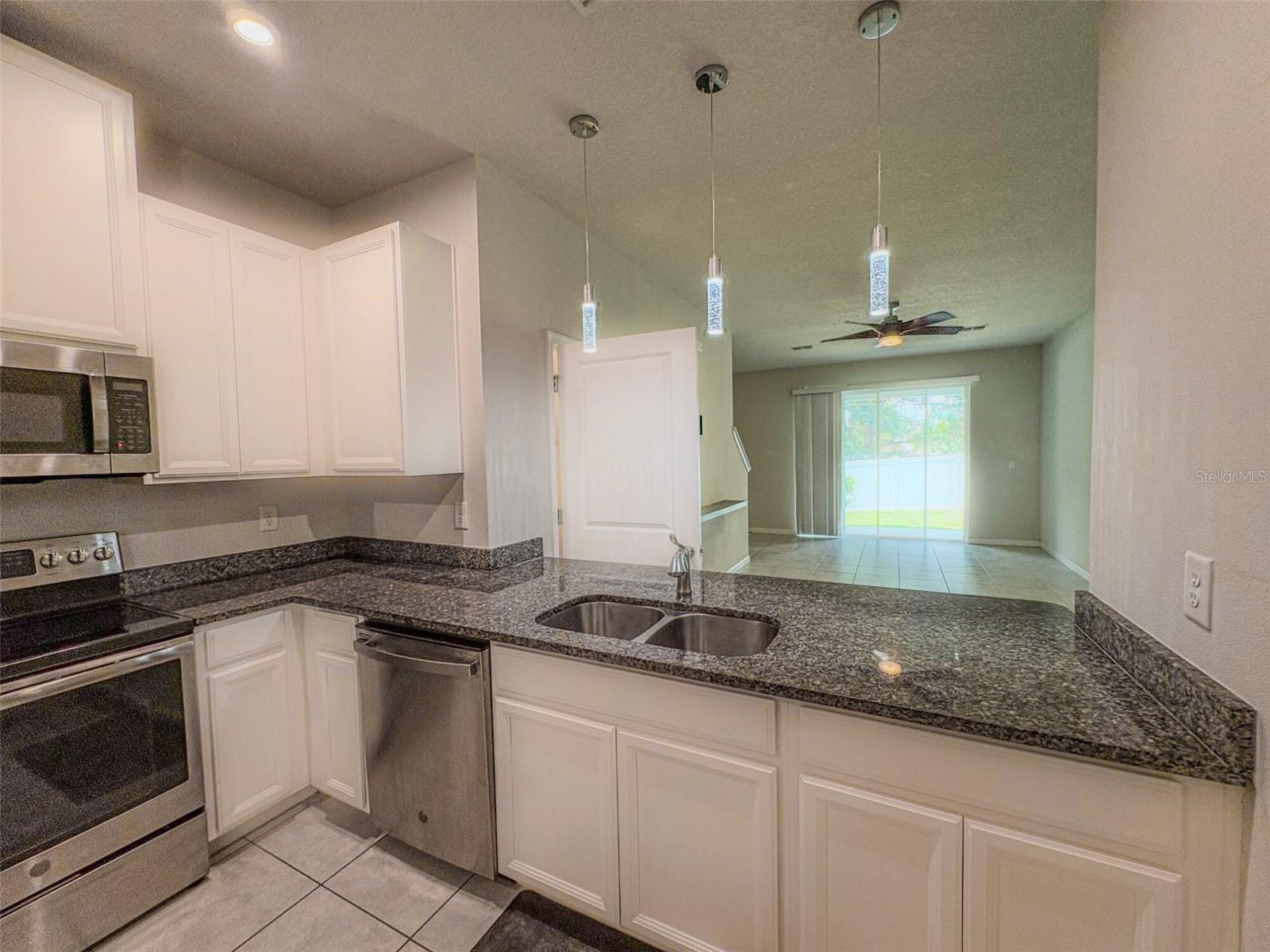 TIMBERS/WILLIAMS LNDG TWNHMS - Residential Lease