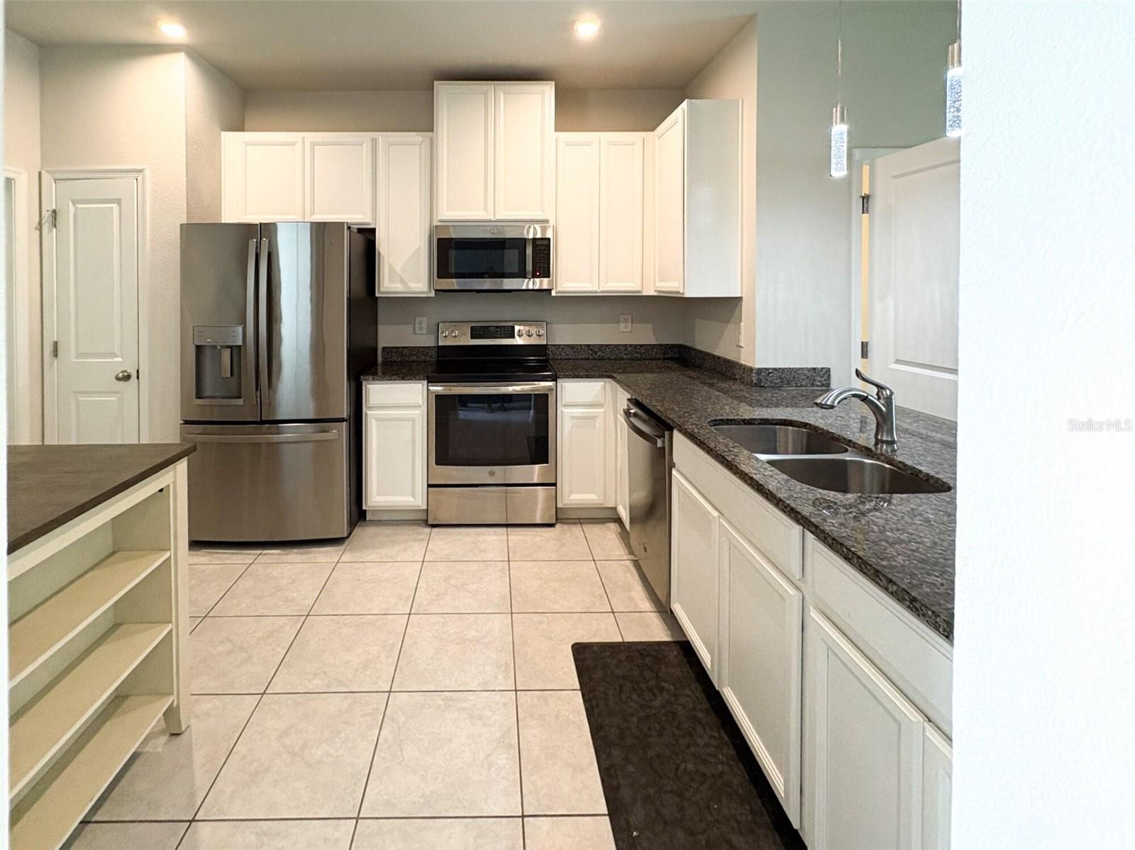 TIMBERS/WILLIAMS LNDG TWNHMS - Residential Lease