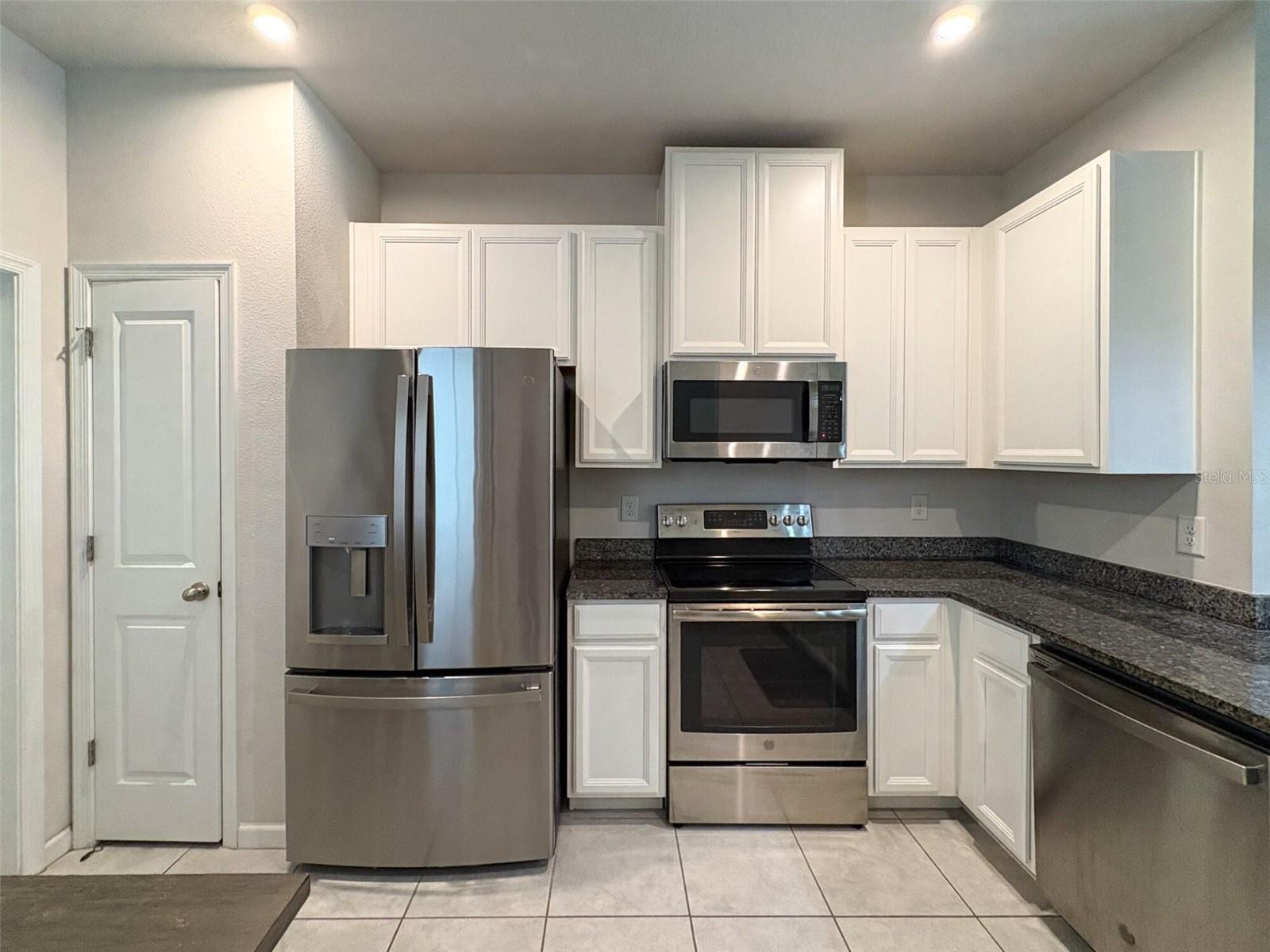 TIMBERS/WILLIAMS LNDG TWNHMS - Residential Lease