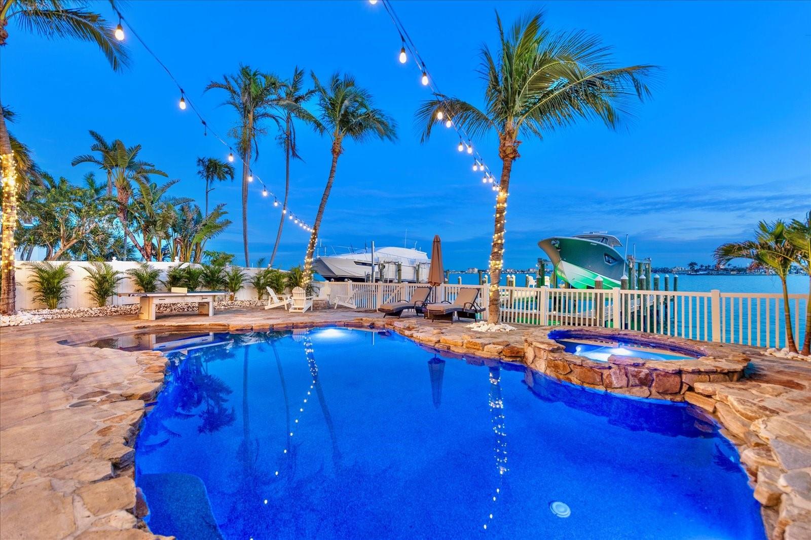 BOCA CIEGA ISLE - Residential