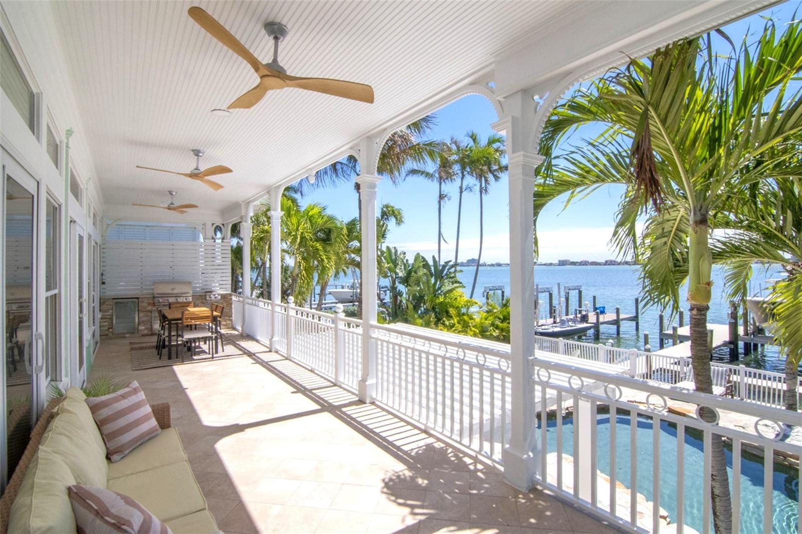 BOCA CIEGA ISLE - Residential