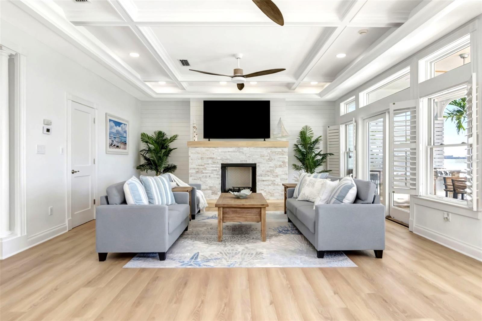 BOCA CIEGA ISLE - Residential