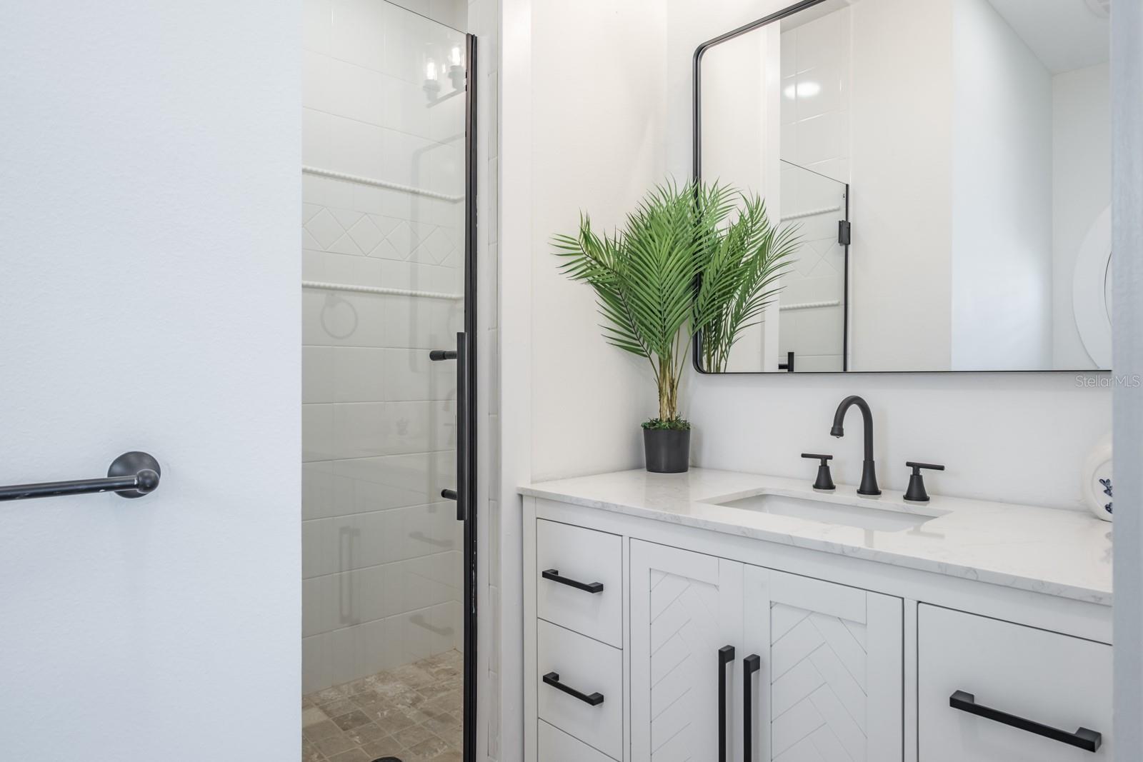 BOCA CIEGA ISLE - Residential