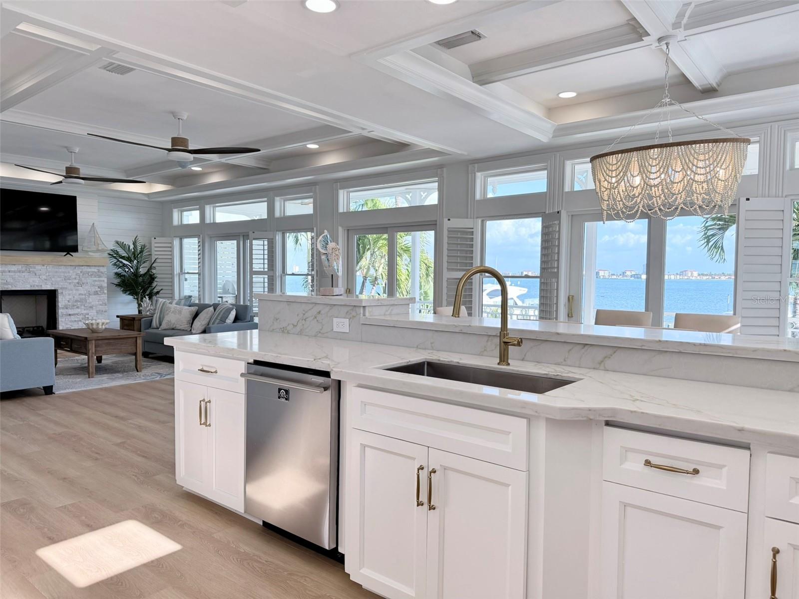 BOCA CIEGA ISLE - Residential