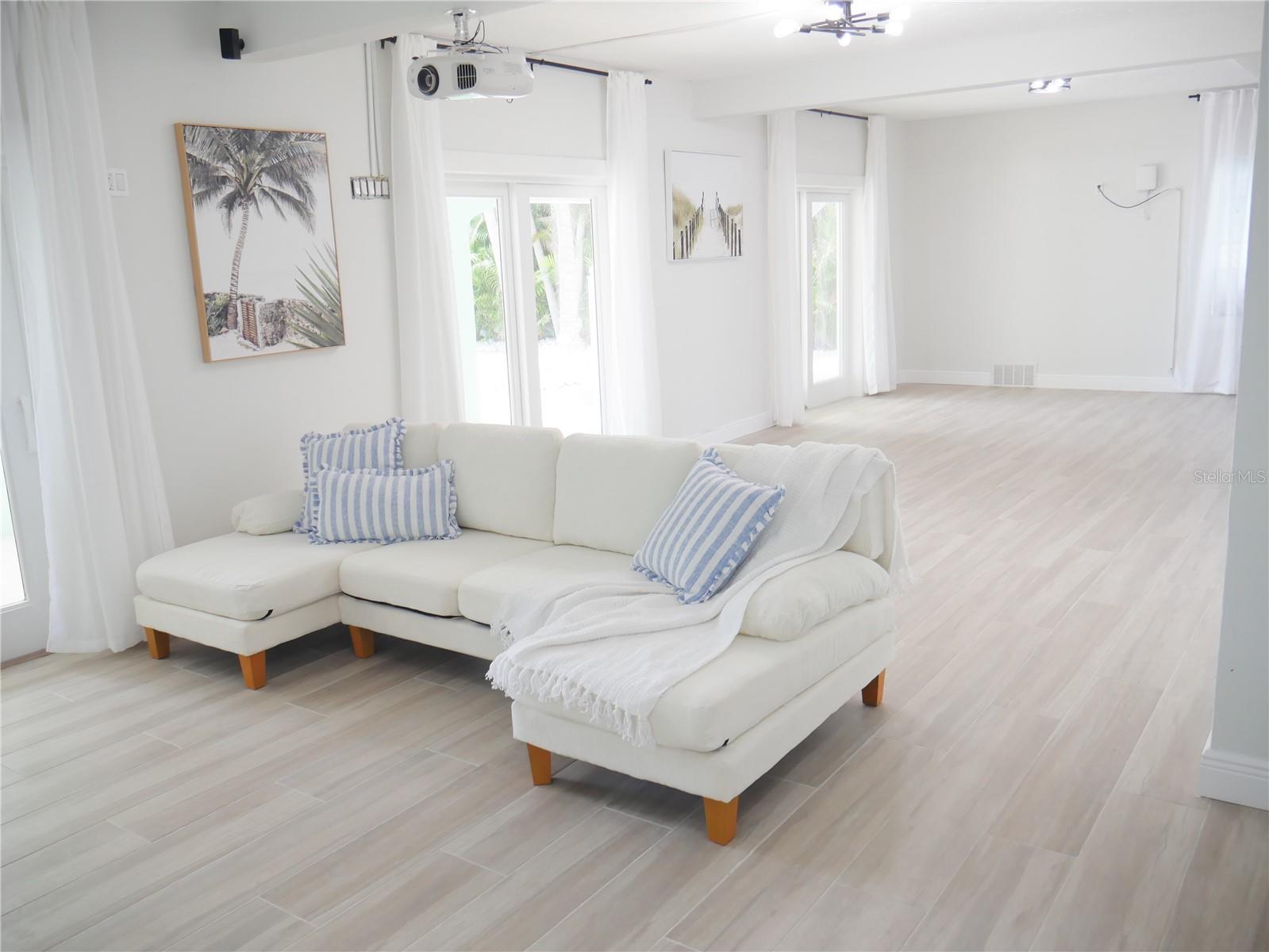 BOCA CIEGA ISLE - Residential