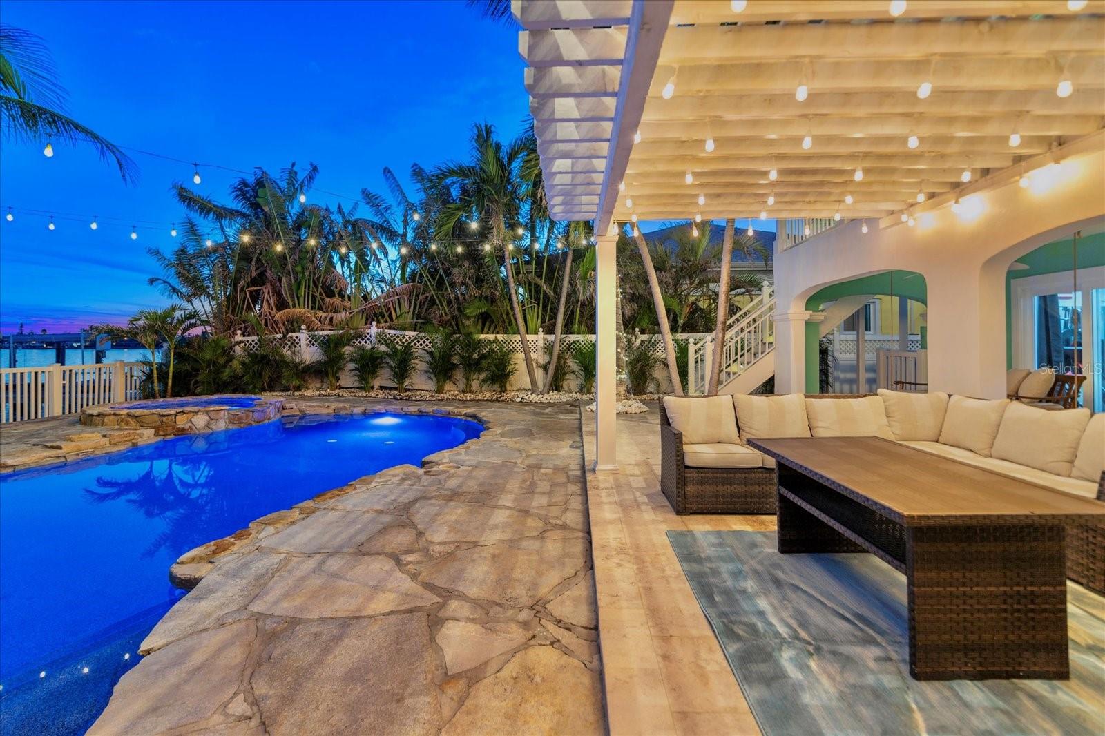 BOCA CIEGA ISLE - Residential