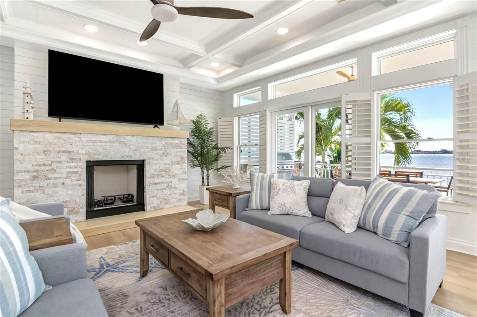 BOCA CIEGA ISLE - Residential