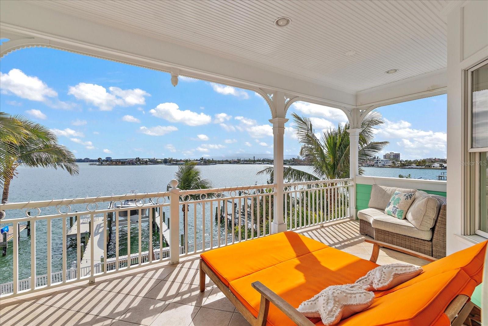 BOCA CIEGA ISLE - Residential
