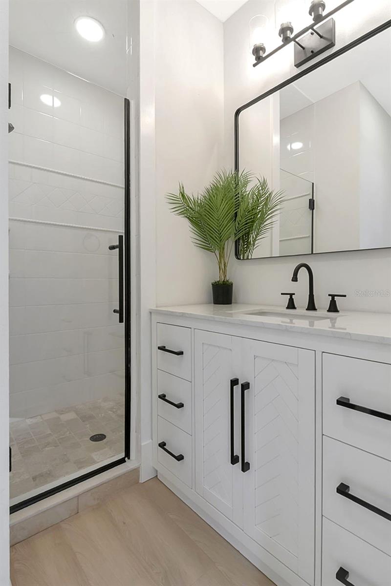 BOCA CIEGA ISLE - Residential