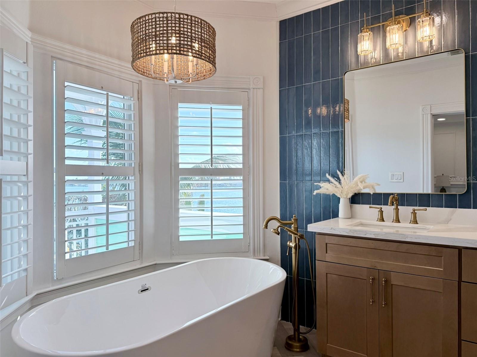 BOCA CIEGA ISLE - Residential