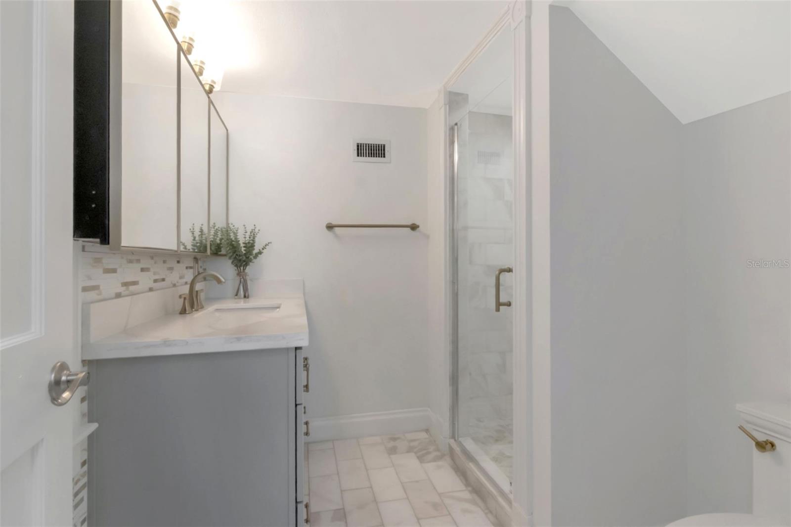 BOCA CIEGA ISLE - Residential