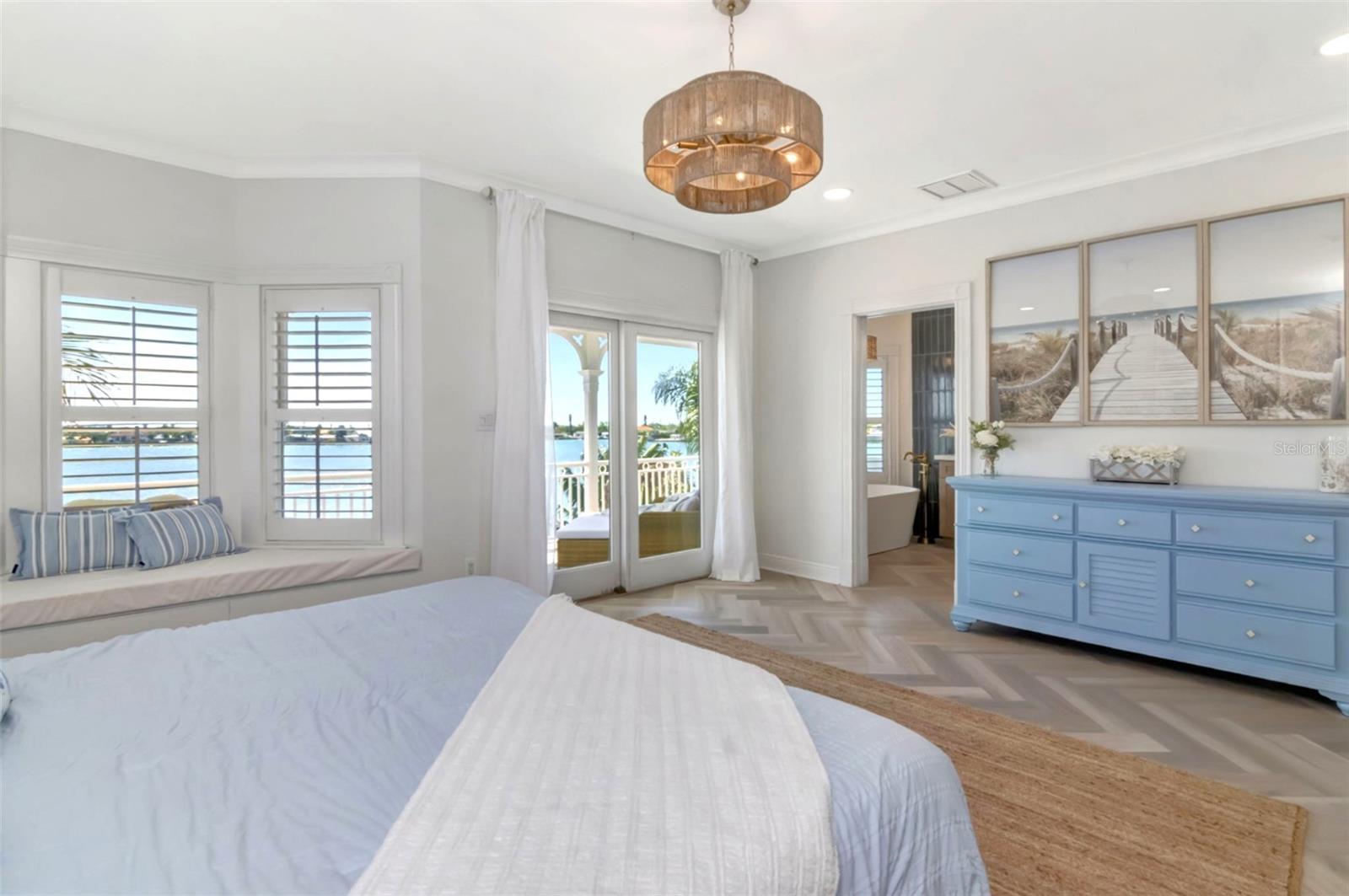 BOCA CIEGA ISLE - Residential