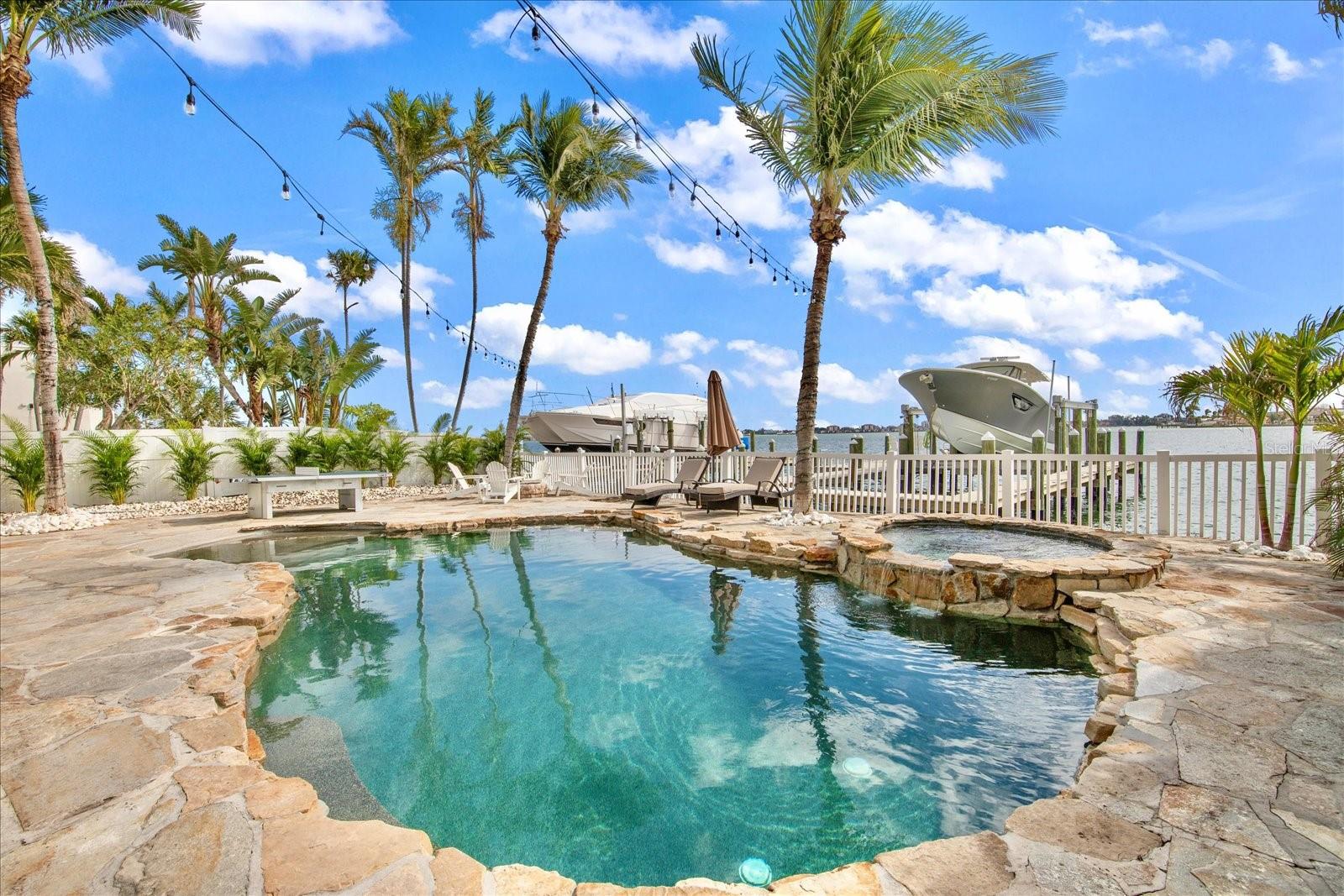 BOCA CIEGA ISLE - Residential