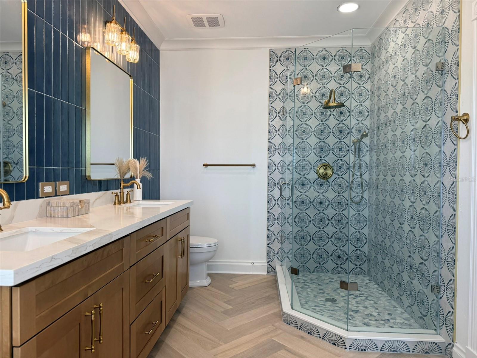 BOCA CIEGA ISLE - Residential