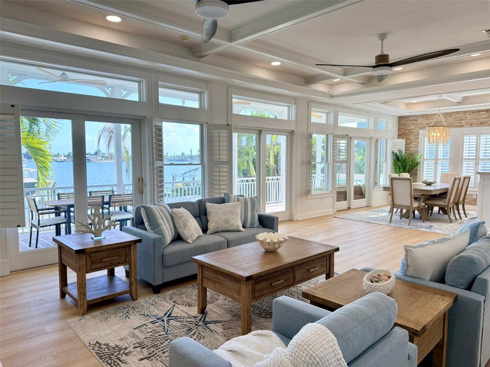 BOCA CIEGA ISLE - Residential