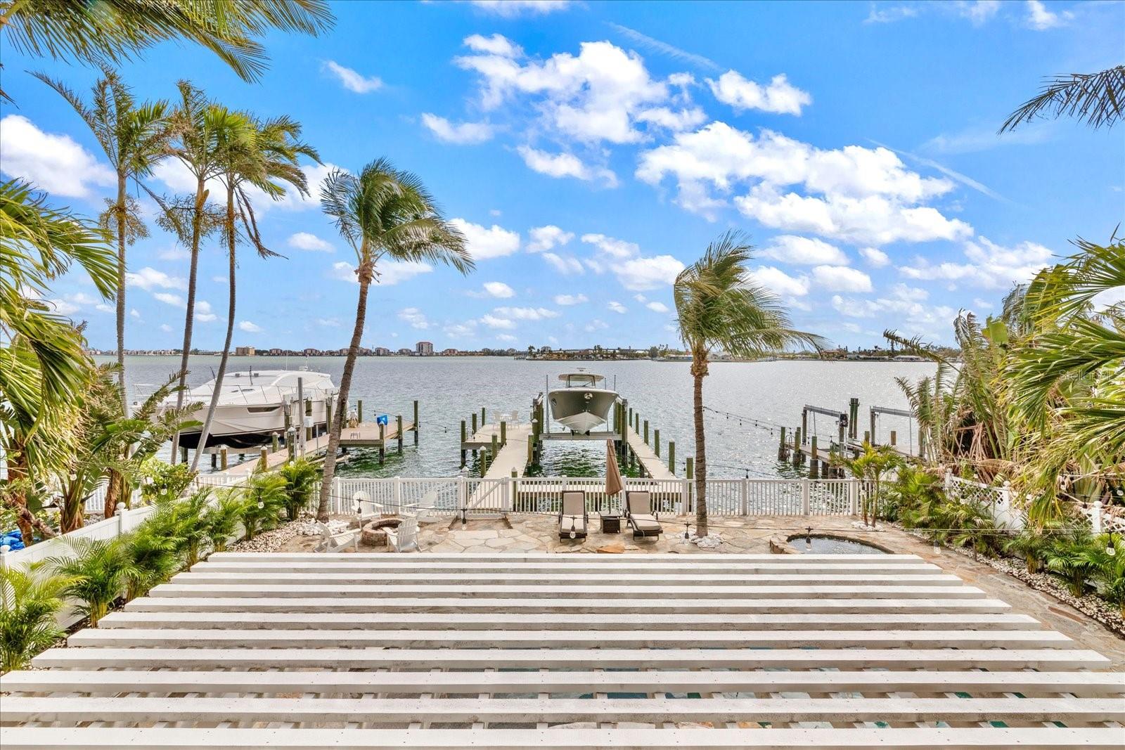 BOCA CIEGA ISLE - Residential