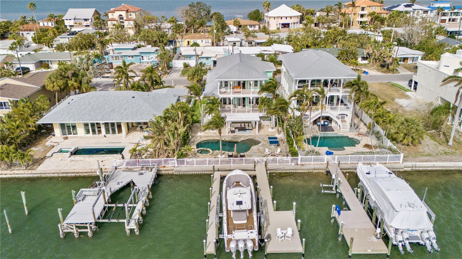 BOCA CIEGA ISLE - Residential