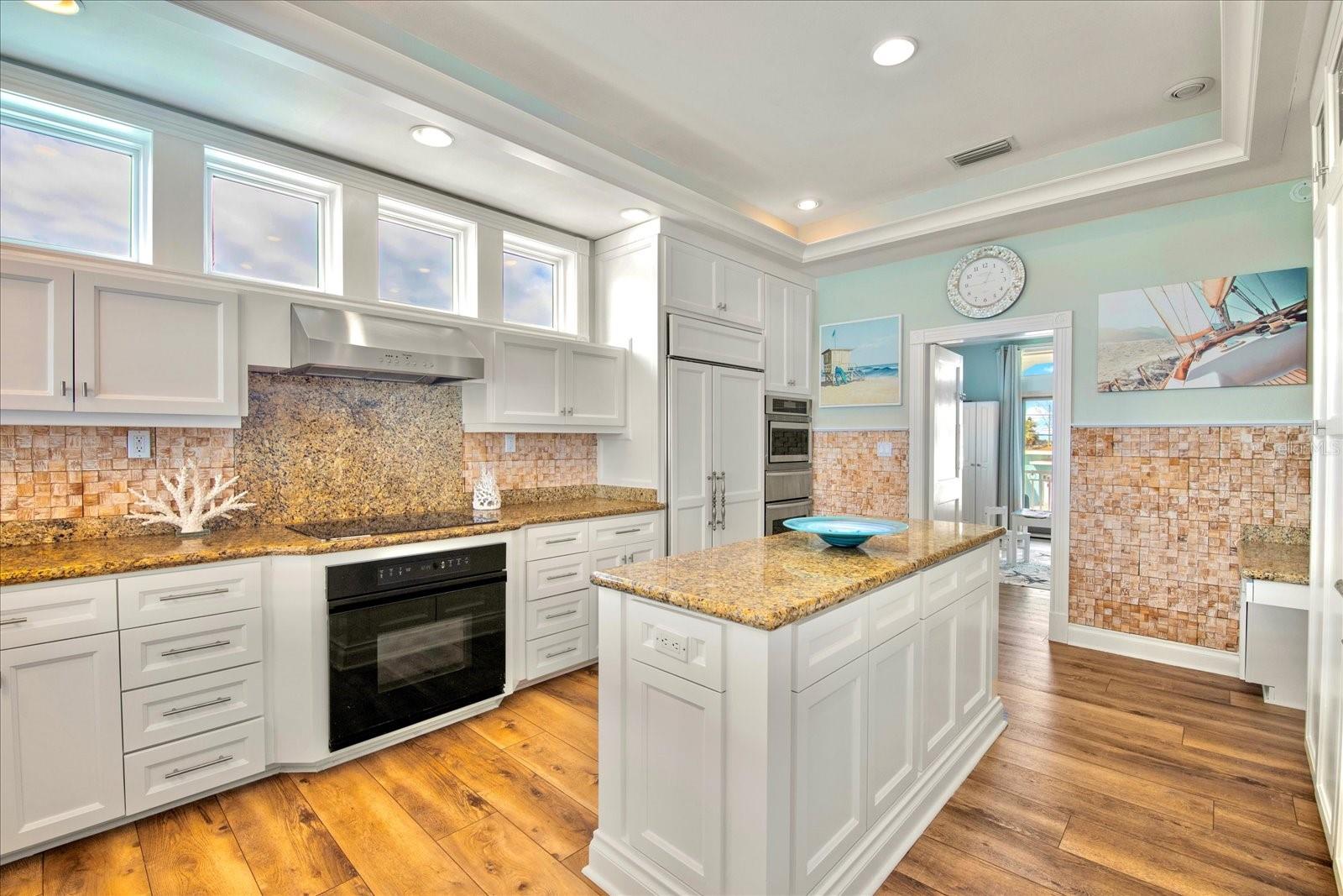 BOCA CIEGA ISLE - Residential