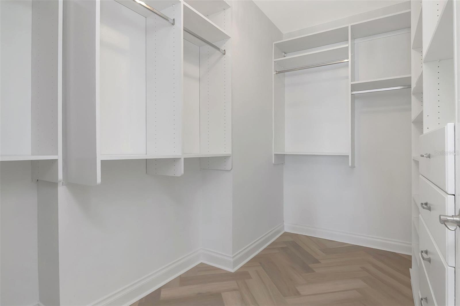 BOCA CIEGA ISLE - Residential