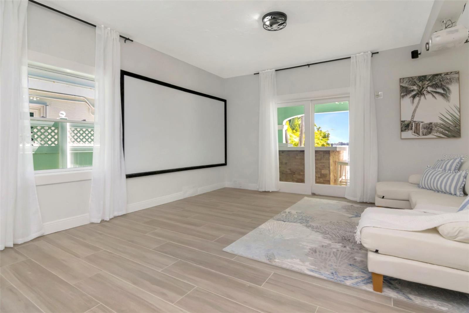 BOCA CIEGA ISLE - Residential