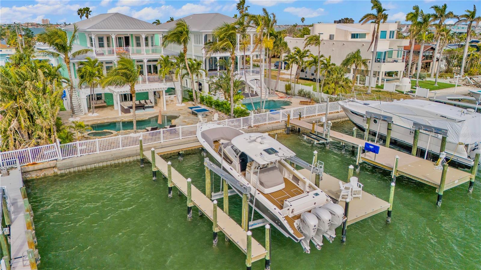 BOCA CIEGA ISLE - Residential