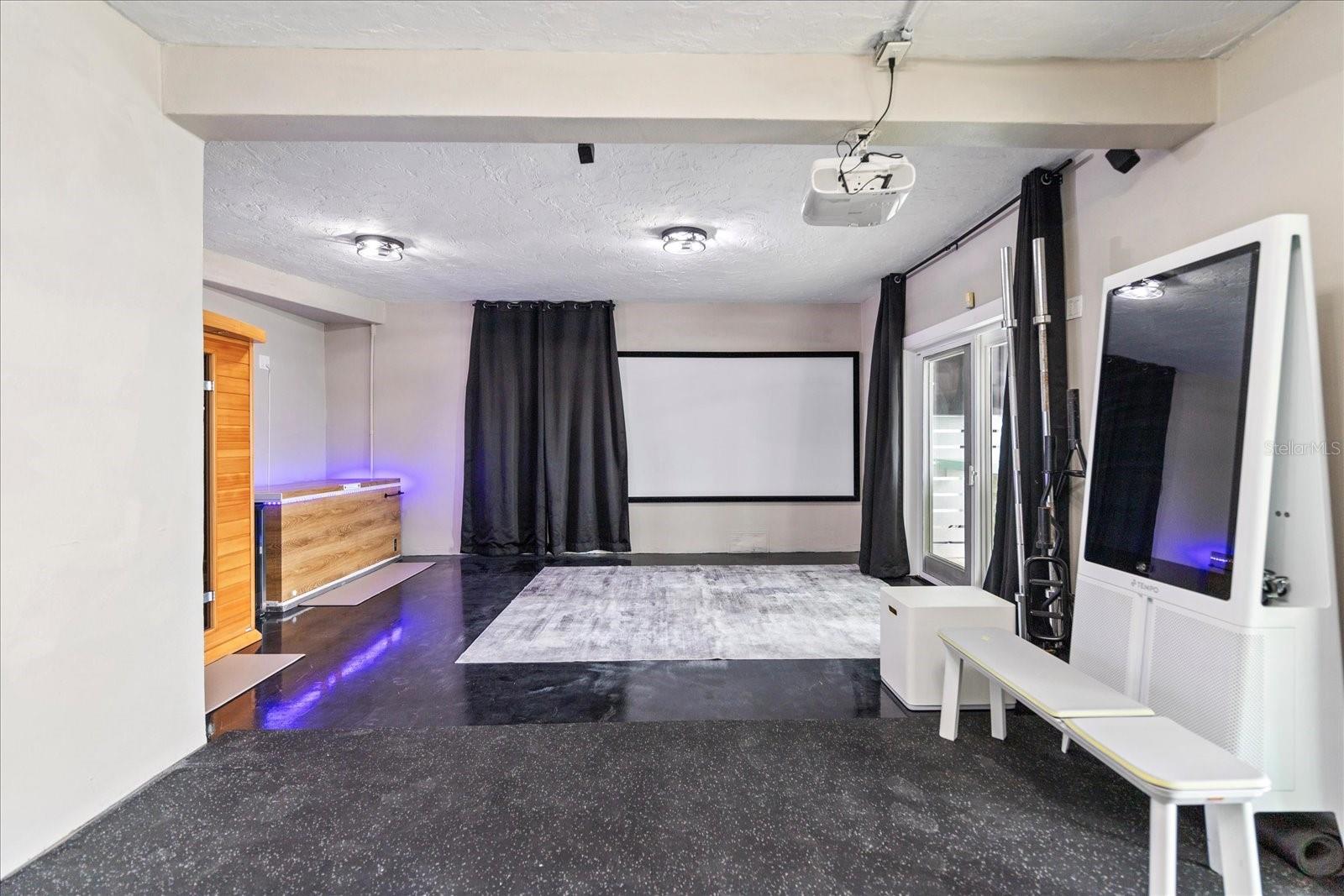 BOCA CIEGA ISLE - Residential