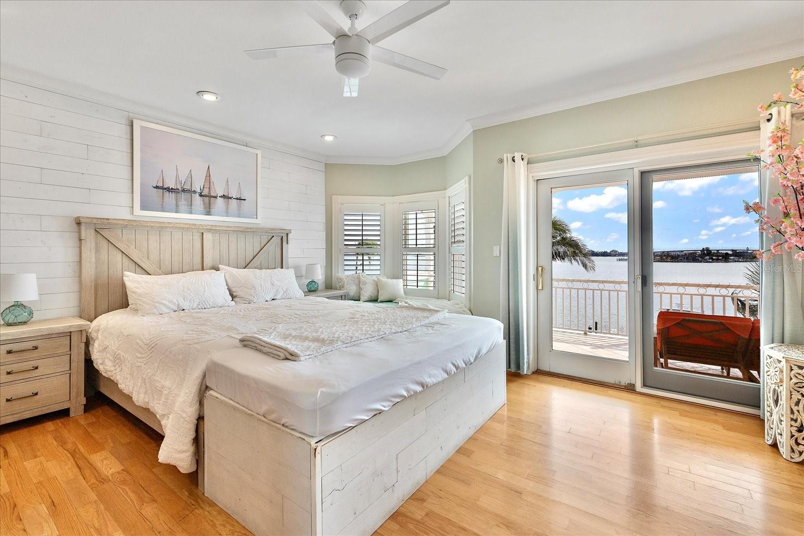 BOCA CIEGA ISLE - Residential