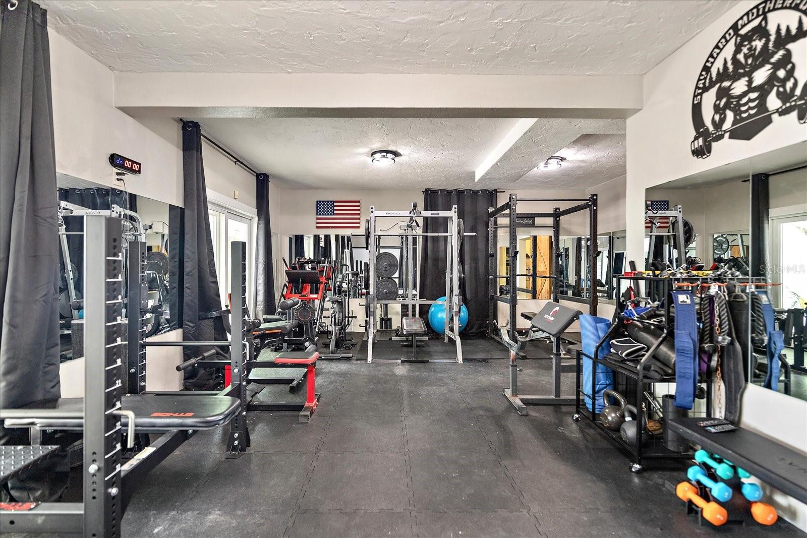 BOCA CIEGA ISLE - Residential