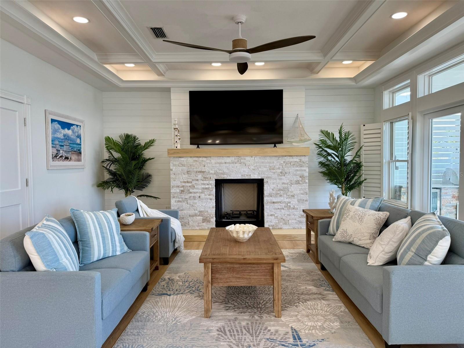 BOCA CIEGA ISLE - Residential