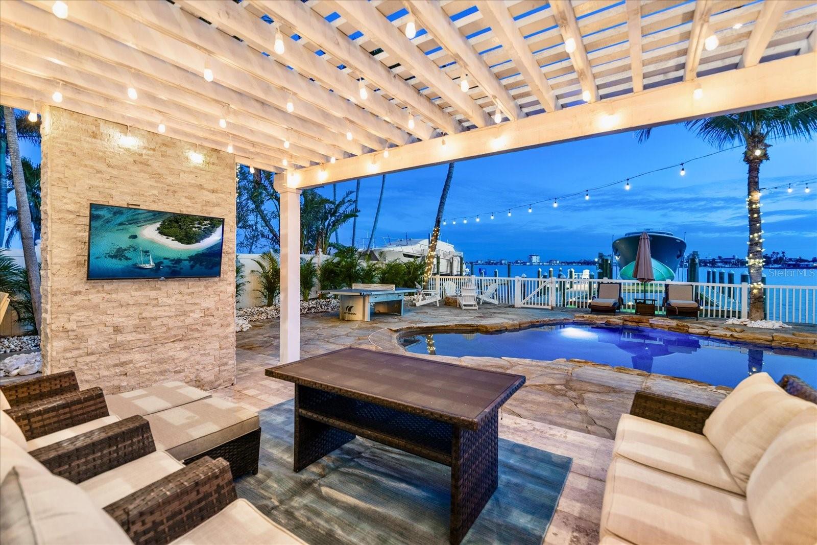 BOCA CIEGA ISLE - Residential