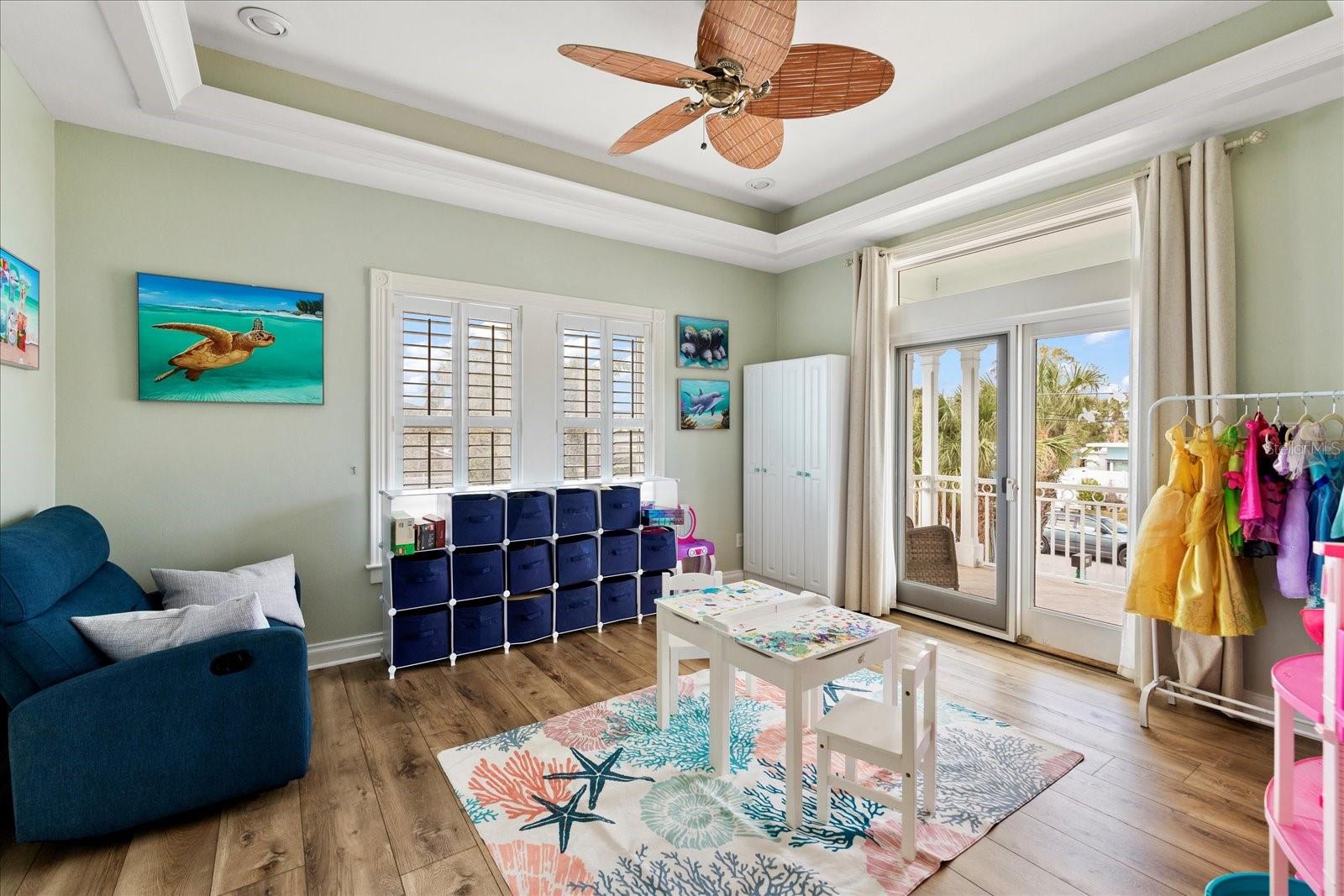 BOCA CIEGA ISLE - Residential