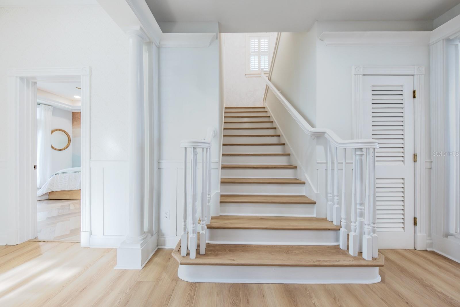 BOCA CIEGA ISLE - Residential