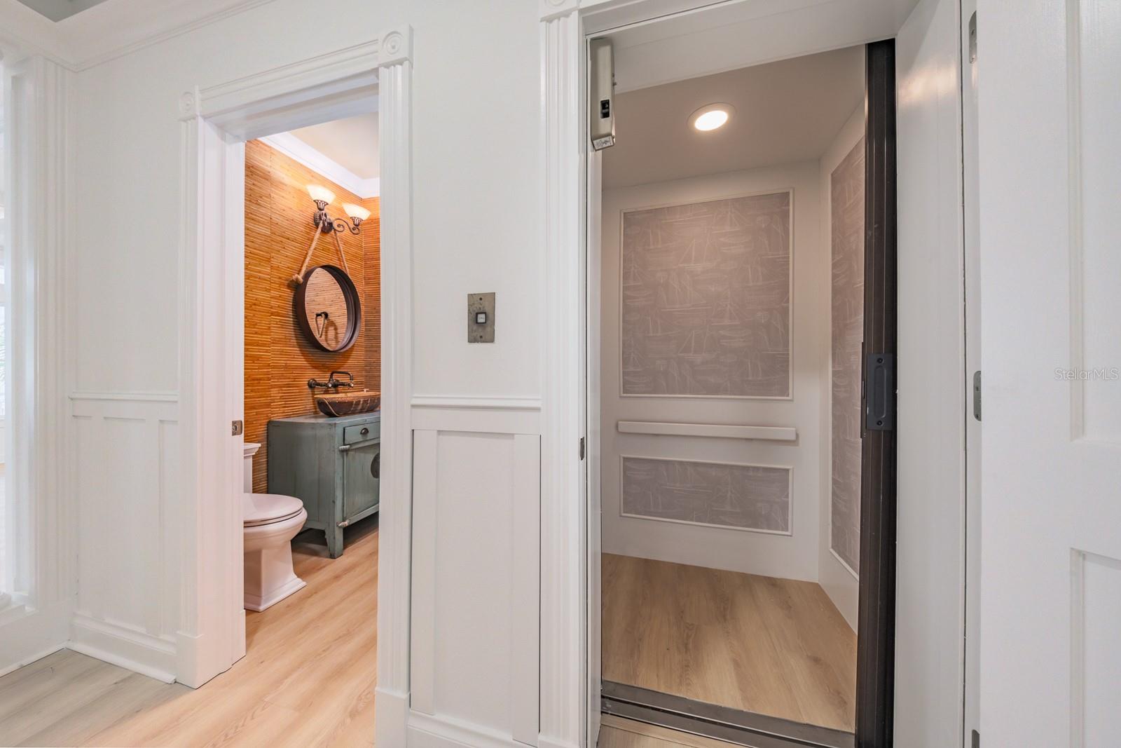 BOCA CIEGA ISLE - Residential