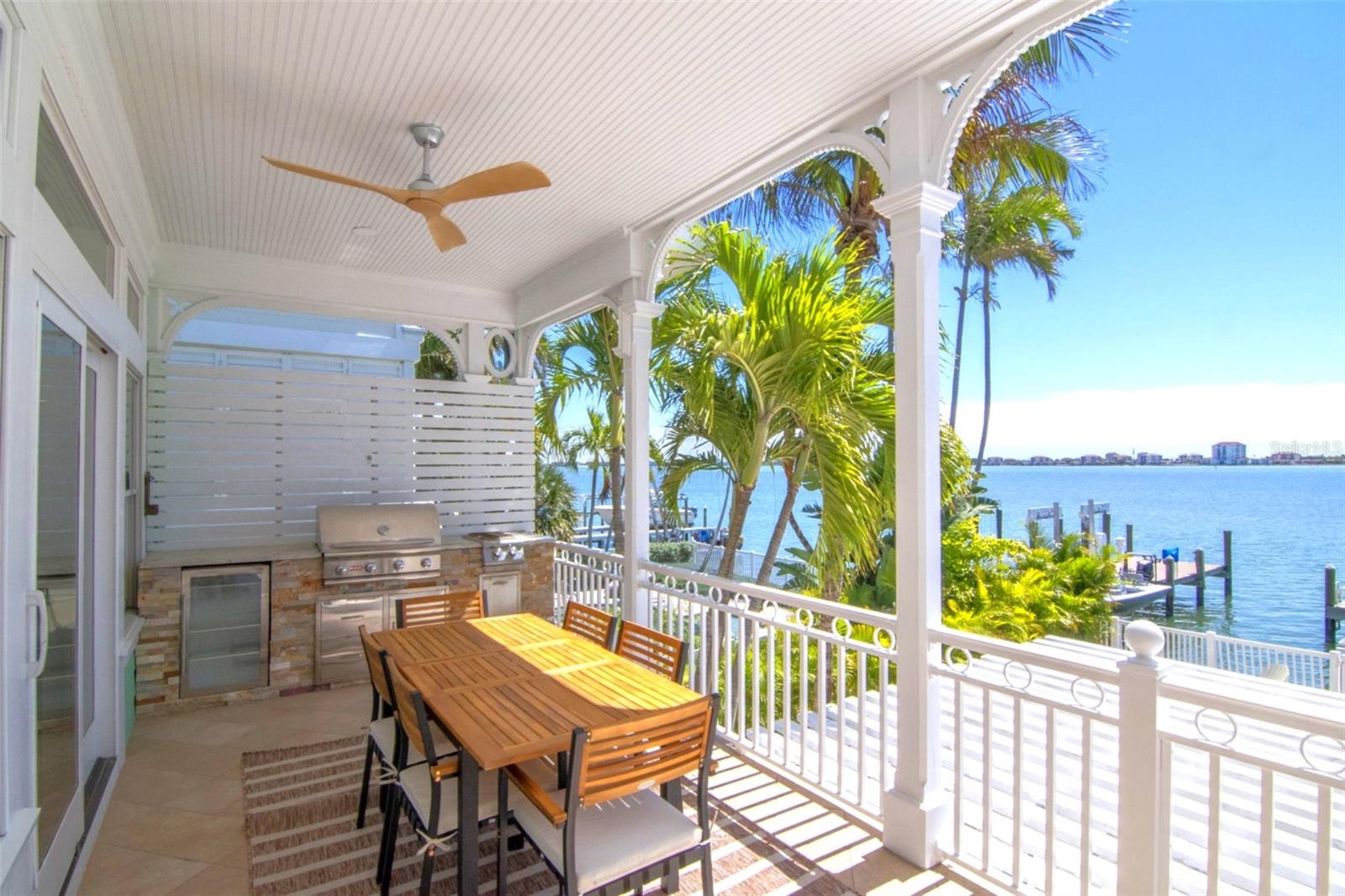 BOCA CIEGA ISLE - Residential