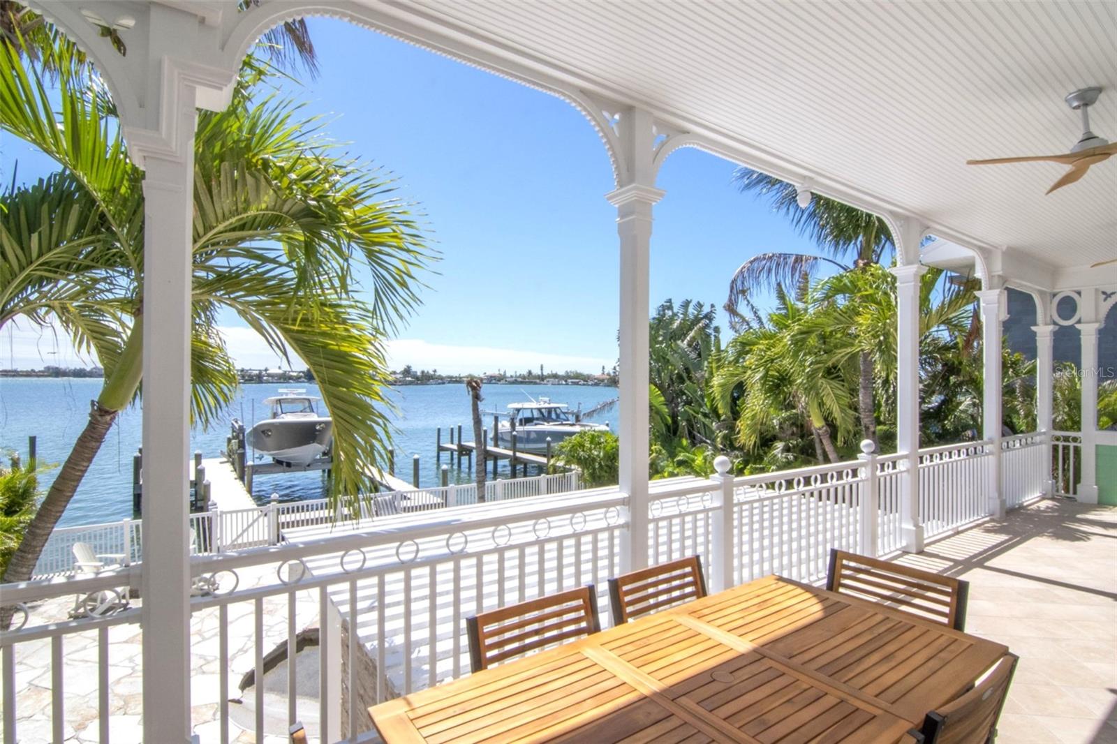 BOCA CIEGA ISLE - Residential