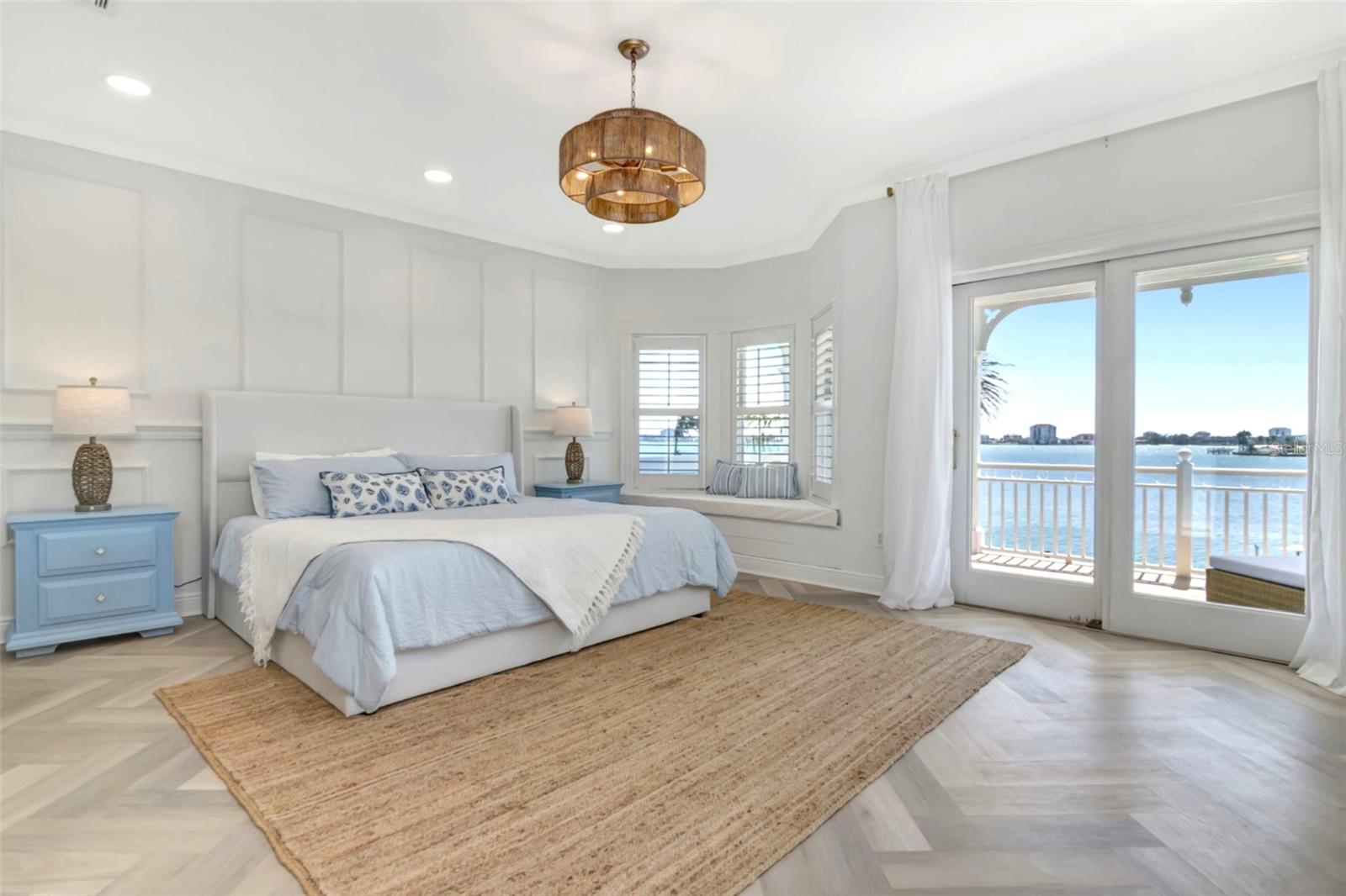 BOCA CIEGA ISLE - Residential