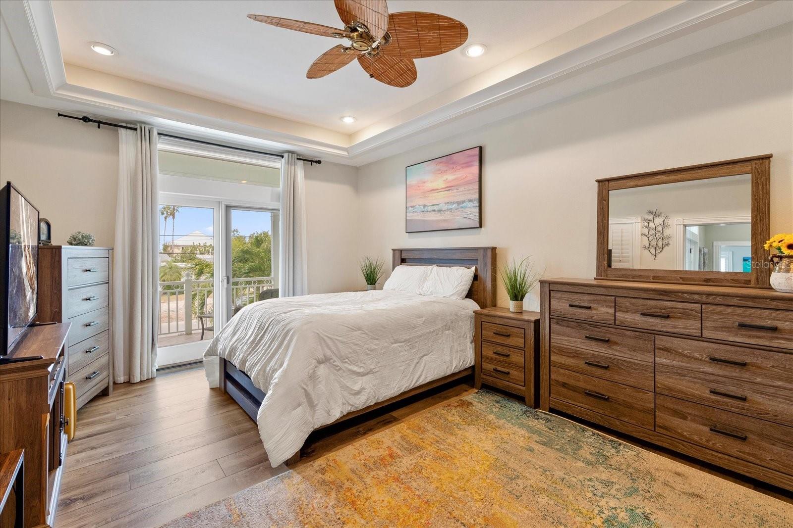 BOCA CIEGA ISLE - Residential