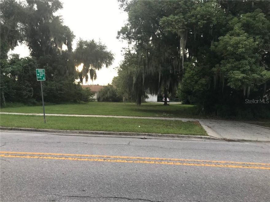 LOCATION.....LOCATION.....LOCATION! This 100 x 130 Commercial / Professional Vacant Lot in Downtown Tavares, ready for your new office building, Zoned MU - Mixed Use, 1 Block from Judicial Center, Parking Garage, City & County Offices. There is shopping, restaurants & boating ramps within only a few blocks of walking distance downtown. This lot fronts between highly used traffic signals in the downtown area! This lot has two separate accesses from the front on Sinclair and rear access ally. Certain impact fees with the city are already in place.