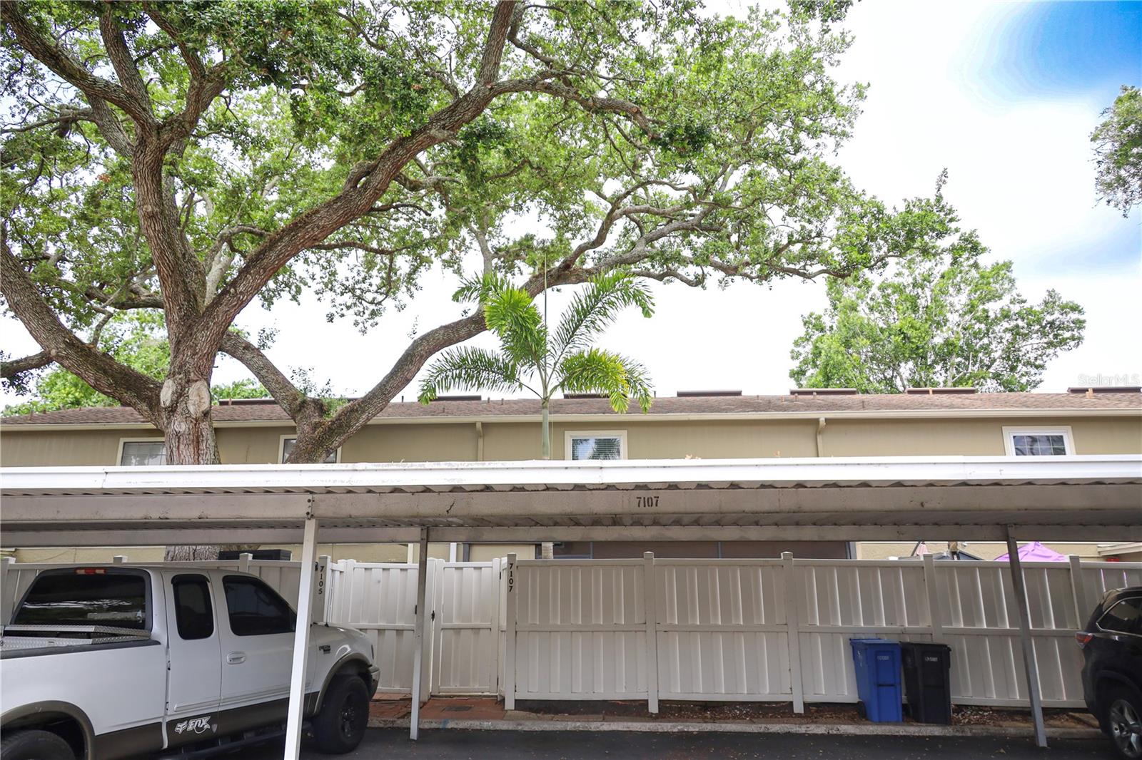 7107 HERNANDO COURT