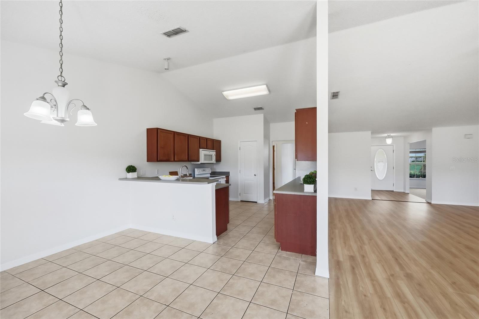 VILLAGE/BLACK BEAR UN #1 - Residential