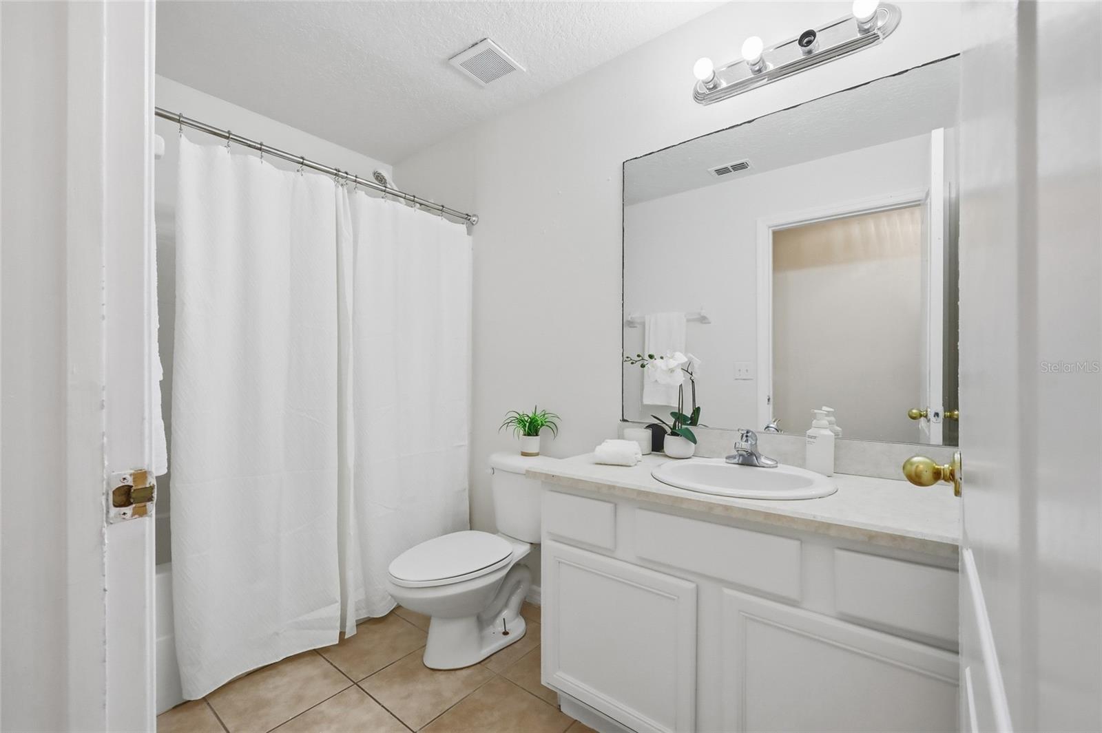 VILLAGE/BLACK BEAR UN #1 - Residential